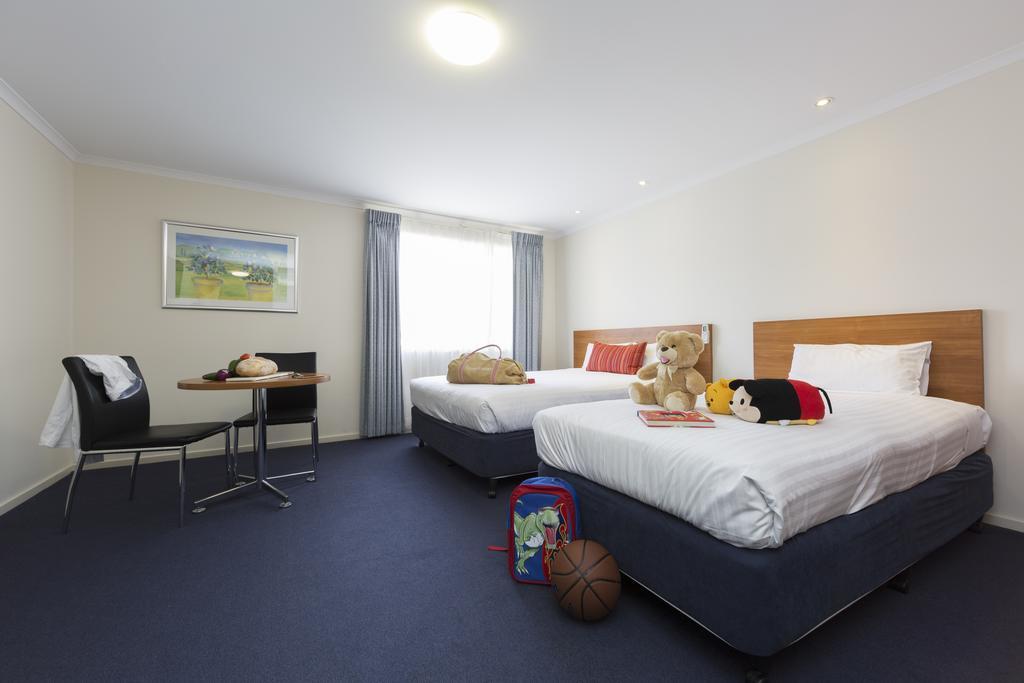 Ramada Encore By Wyndham Belconnen Canberra Exterior foto