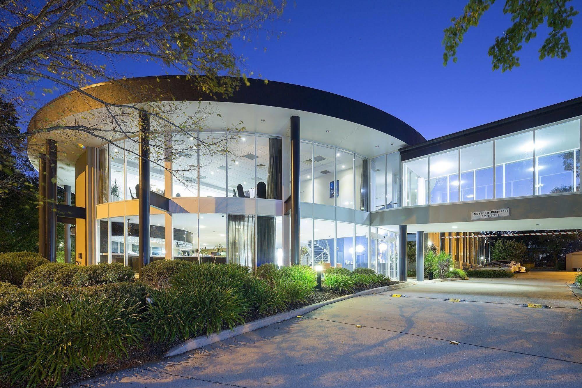 Ramada Encore By Wyndham Belconnen Canberra Exterior foto
