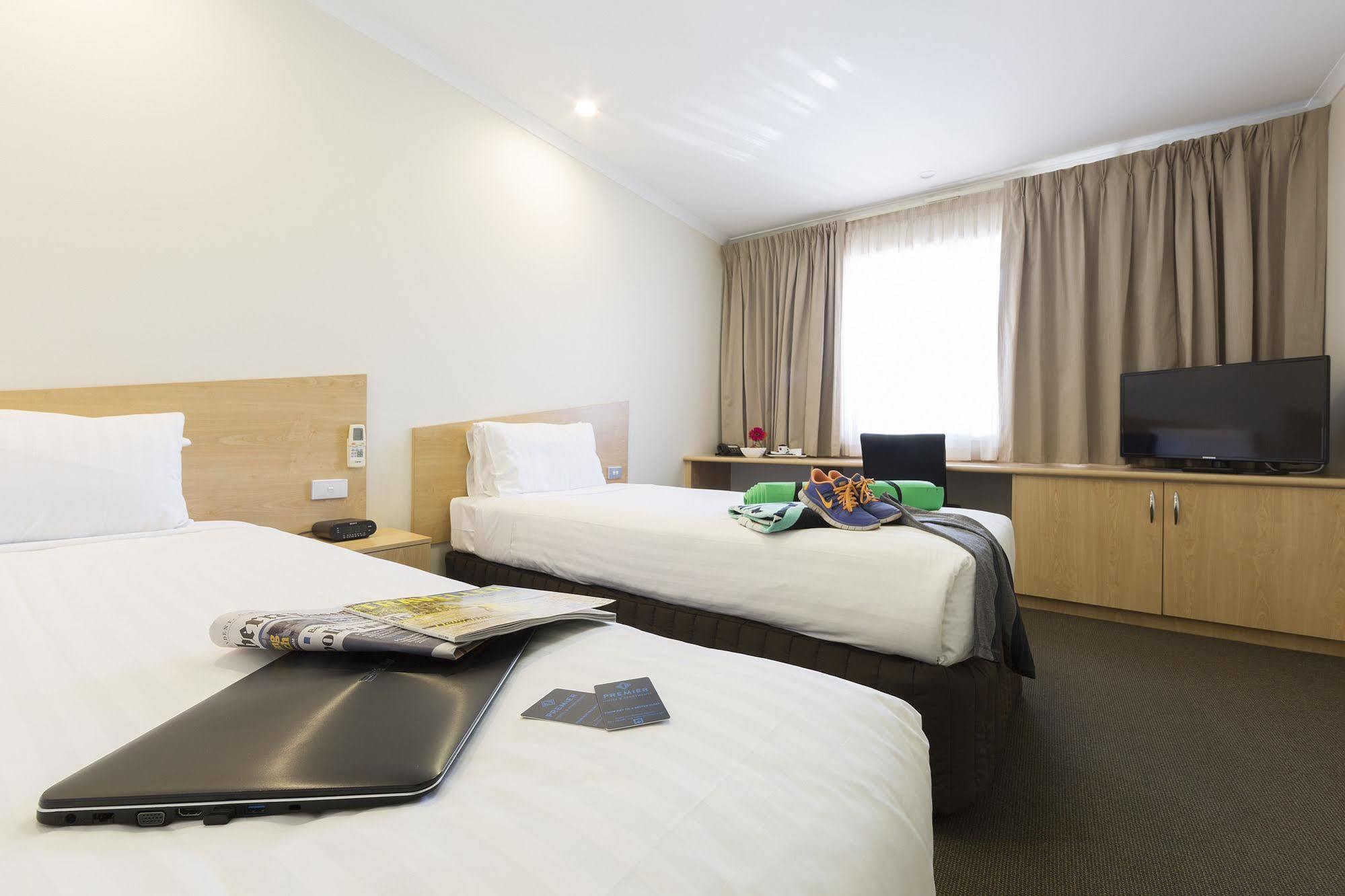 Ramada Encore By Wyndham Belconnen Canberra Exterior foto
